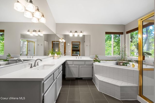 1407 Mathison DR, Sandpoint, ID 83864