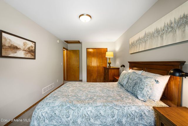 1407 Mathison DR, Sandpoint, ID 83864