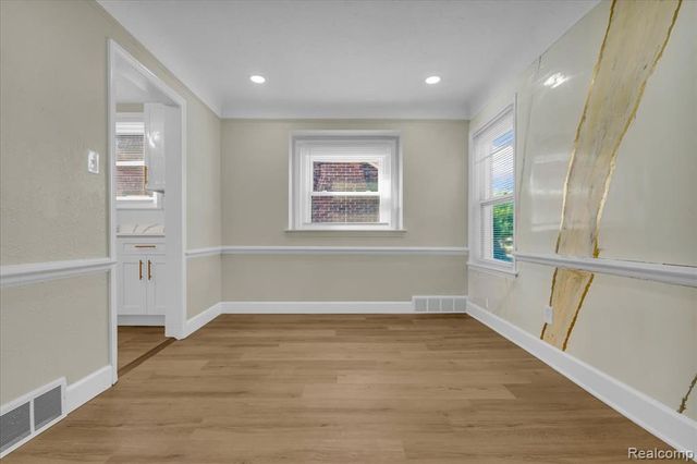 18458 Snowden Street, Detroit, MI 48235