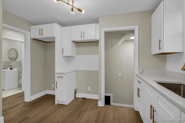 18458 Snowden Street, Detroit, MI 48235