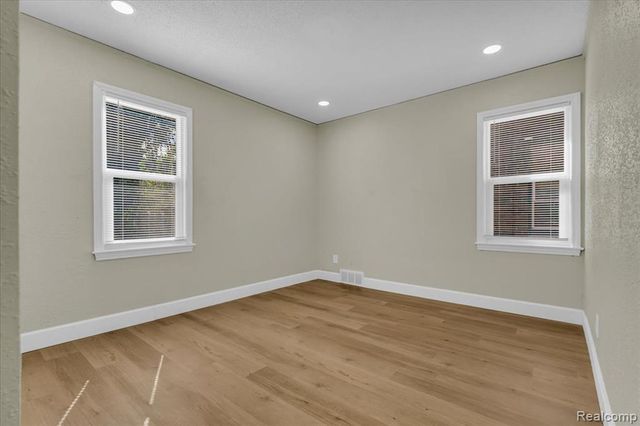 18458 Snowden Street, Detroit, MI 48235