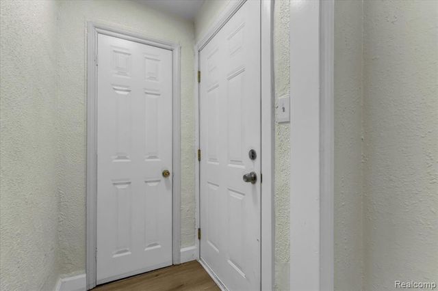 18458 Snowden Street, Detroit, MI 48235