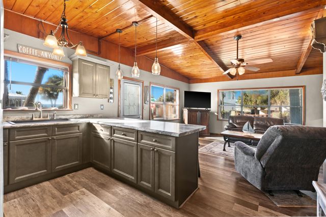 17850 Lynn Street, Panama City Beach, FL 32413