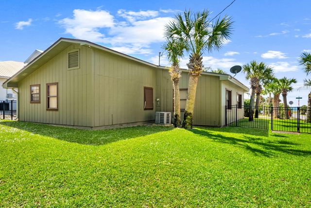 17850 Lynn Street, Panama City Beach, FL 32413