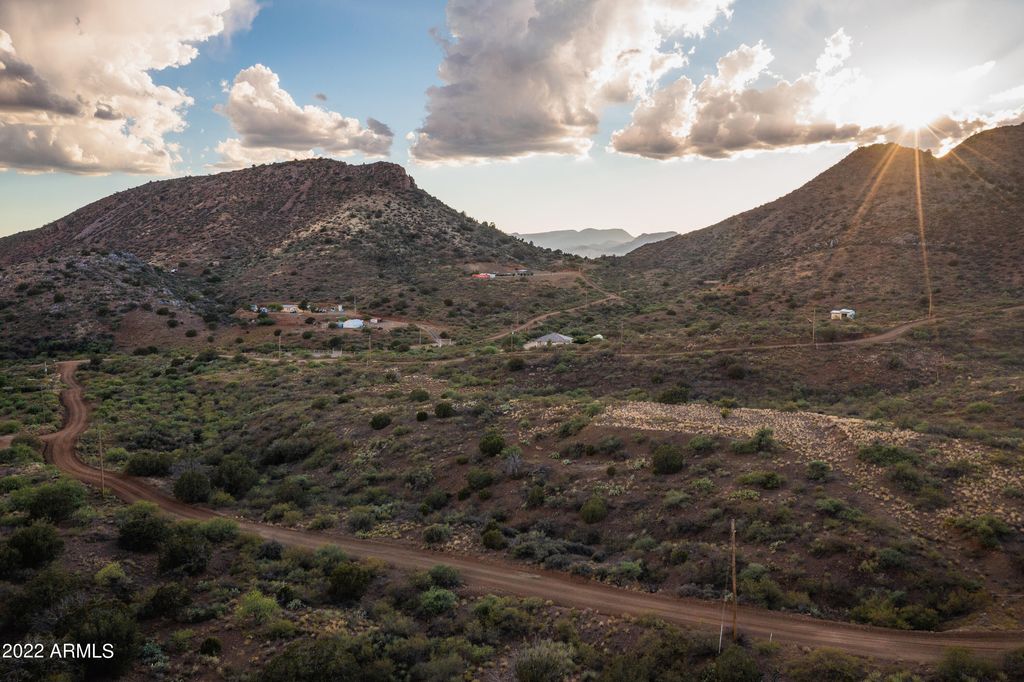 Image 3 of property listing at 000 Breezy Hill Drive 27, Globe, AZ 85501