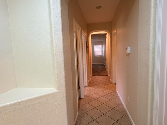 1161 Bronco Dr, Plumas Lake, CA 95961