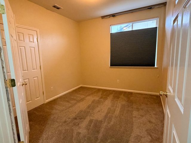 1161 Bronco Dr, Plumas Lake, CA 95961