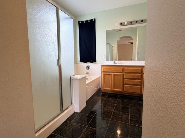 1161 Bronco Dr, Plumas Lake, CA 95961