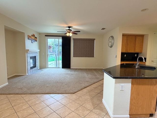 1161 Bronco Dr, Plumas Lake, CA 95961