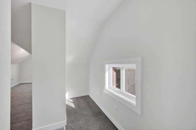 1618 Beaver Avenue, Des Moines, IA 50310