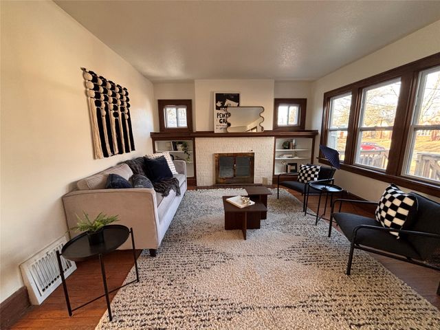 1618 Beaver Avenue, Des Moines, IA 50310