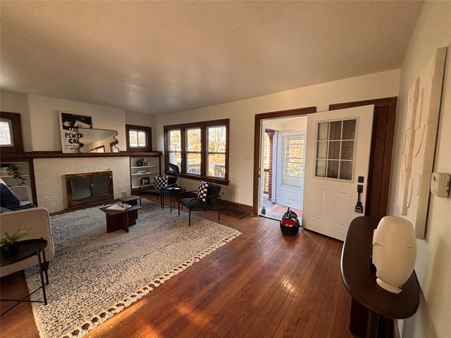 1618 Beaver Avenue, Des Moines, IA 50310