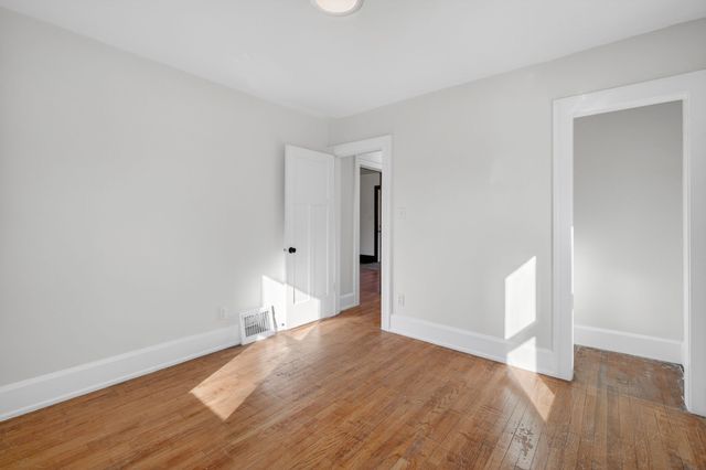 1618 Beaver Avenue, Des Moines, IA 50310