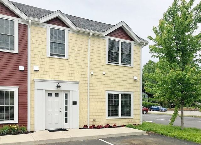 54 Loomis St 1103, Bedford, MA 01730