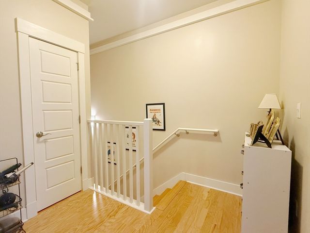 54 Loomis St 1103, Bedford, MA 01730