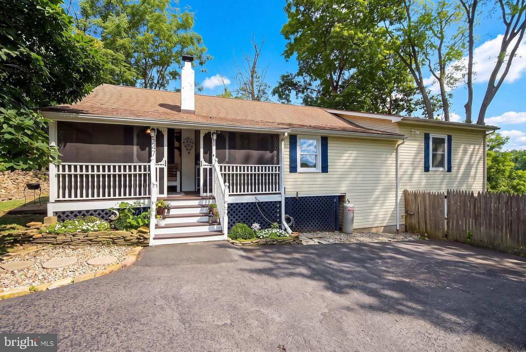 247 MUSCONETCONG RIVER, Lebanon, NJ 07882
