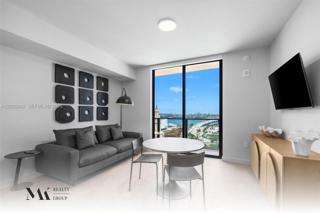 121 NE 5 2700, Miami, FL 33132