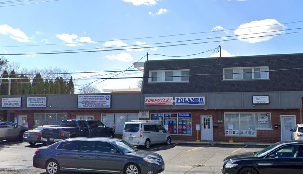 10710 S Roberts Road, Palos Hills, IL 60465