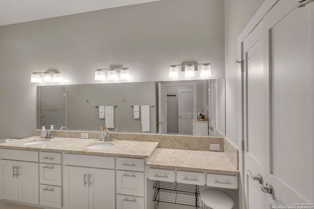 728 E Guenther St, San Antonio, TX 78210