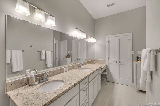 728 E Guenther St, San Antonio, TX 78210