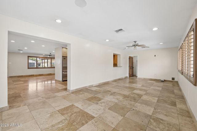 6332 E Earll Drive, Scottsdale, AZ 85251
