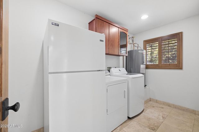 6332 E Earll Drive, Scottsdale, AZ 85251