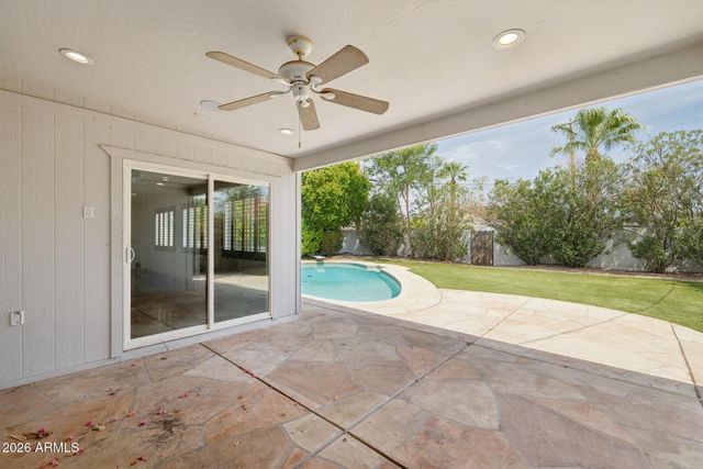 6332 E Earll Drive, Scottsdale, AZ 85251