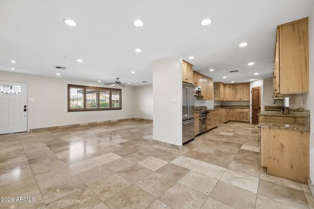 6332 E Earll Drive, Scottsdale, AZ 85251