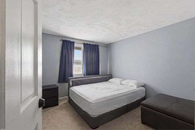 112 Lowell St 11, Peabody, MA 01960