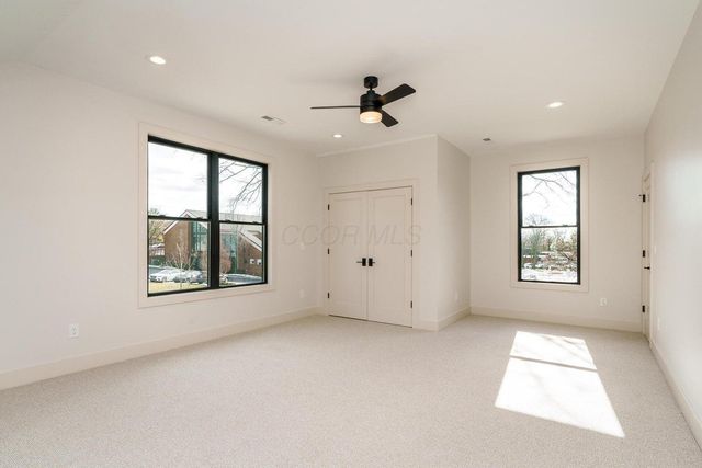 120 Caren Avenue, Worthington, OH 43085
