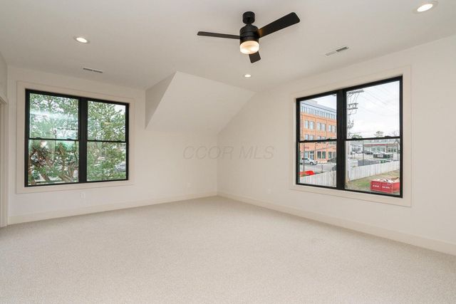 120 Caren Avenue, Worthington, OH 43085