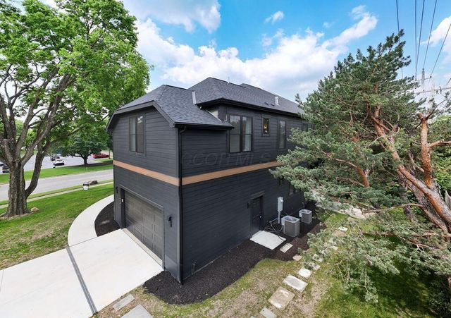 120 Caren Avenue, Worthington, OH 43085
