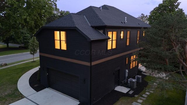 120 Caren Avenue, Worthington, OH 43085