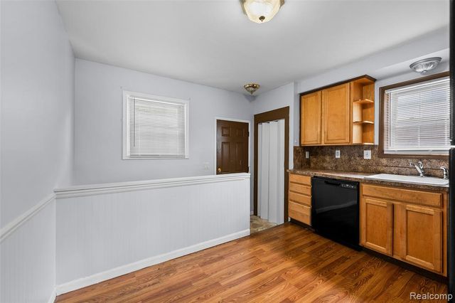 140 Hubbard Street, Garden City, MI 48135