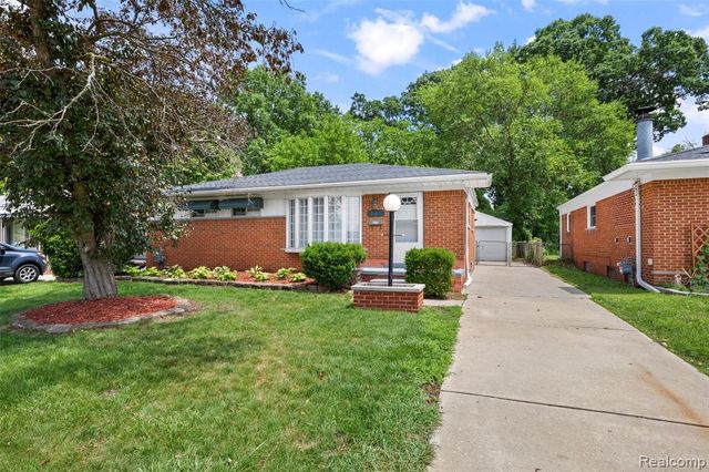 140 Hubbard Street, Garden City, MI 48135