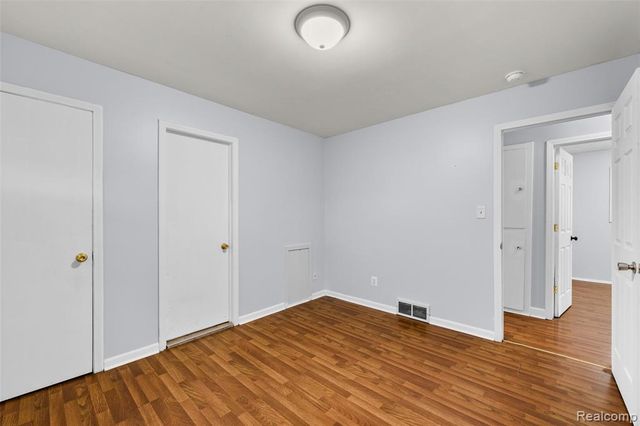 140 Hubbard Street, Garden City, MI 48135