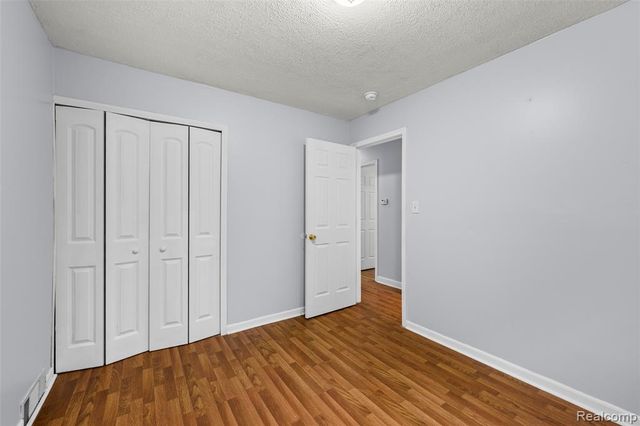140 Hubbard Street, Garden City, MI 48135