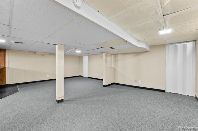 140 Hubbard Street, Garden City, MI 48135