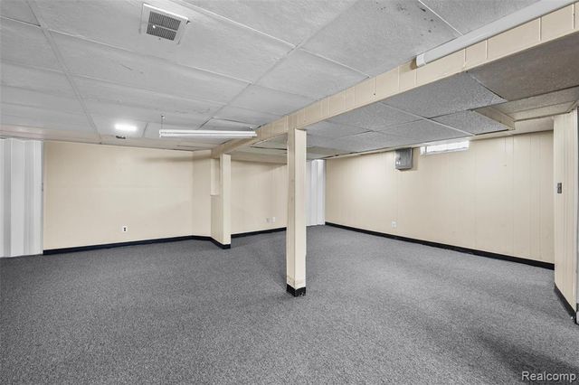 140 Hubbard Street, Garden City, MI 48135