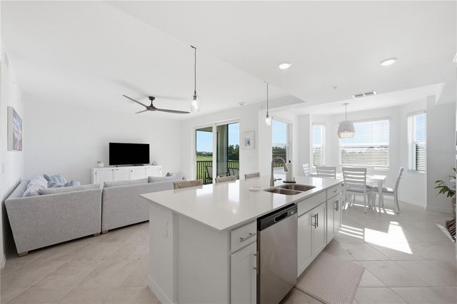 17600 OPAL SAND DRIVE 203, Venice, FL 34293