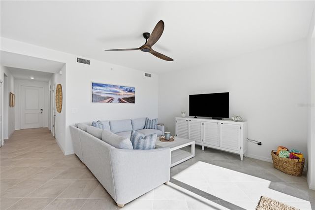 17600 OPAL SAND DRIVE 203, Venice, FL 34293