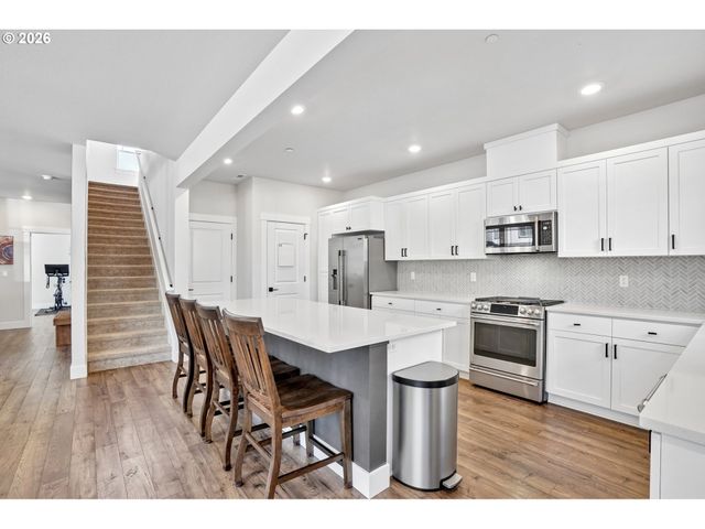 16823 Sw COLORADO Ln, Tigard, OR 97224