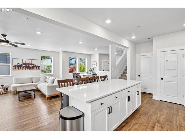 16823 Sw COLORADO Ln, Tigard, OR 97224