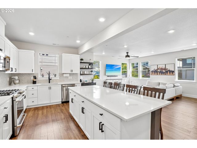 16823 Sw COLORADO Ln, Tigard, OR 97224