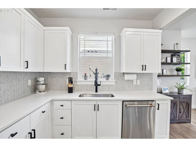 16823 Sw COLORADO Ln, Tigard, OR 97224