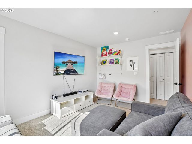 16823 Sw COLORADO Ln, Tigard, OR 97224