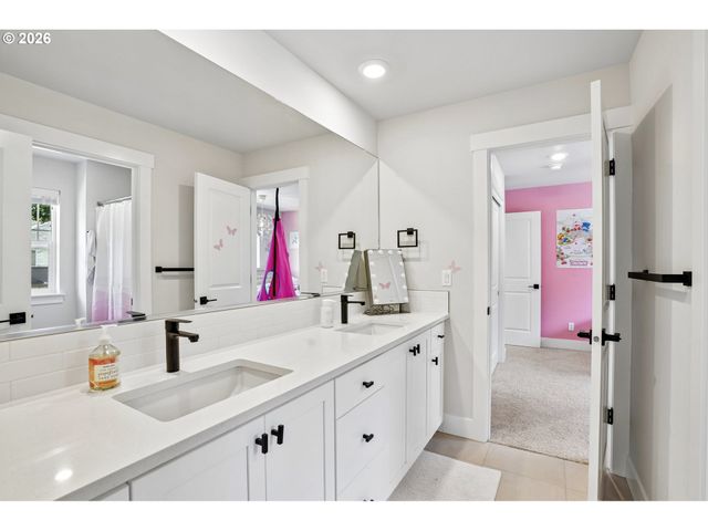16823 Sw COLORADO Ln, Tigard, OR 97224