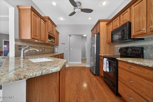 66 Shinnecock Hills Drive, Colonie, NY 12205