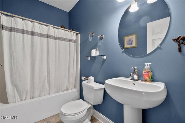 66 Shinnecock Hills Drive, Colonie, NY 12205