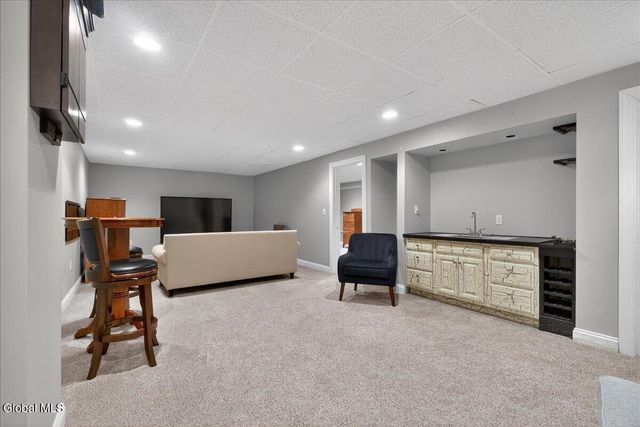 66 Shinnecock Hills Drive, Colonie, NY 12205